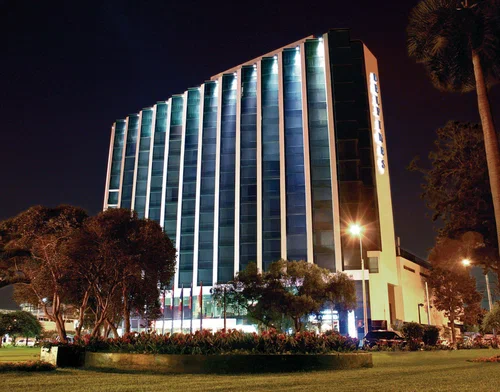 Fachada del Hotel Delfines & Convention Center, San Isidro, Lima