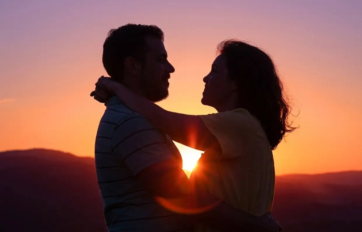 Sofía y Alejandro al atardecer